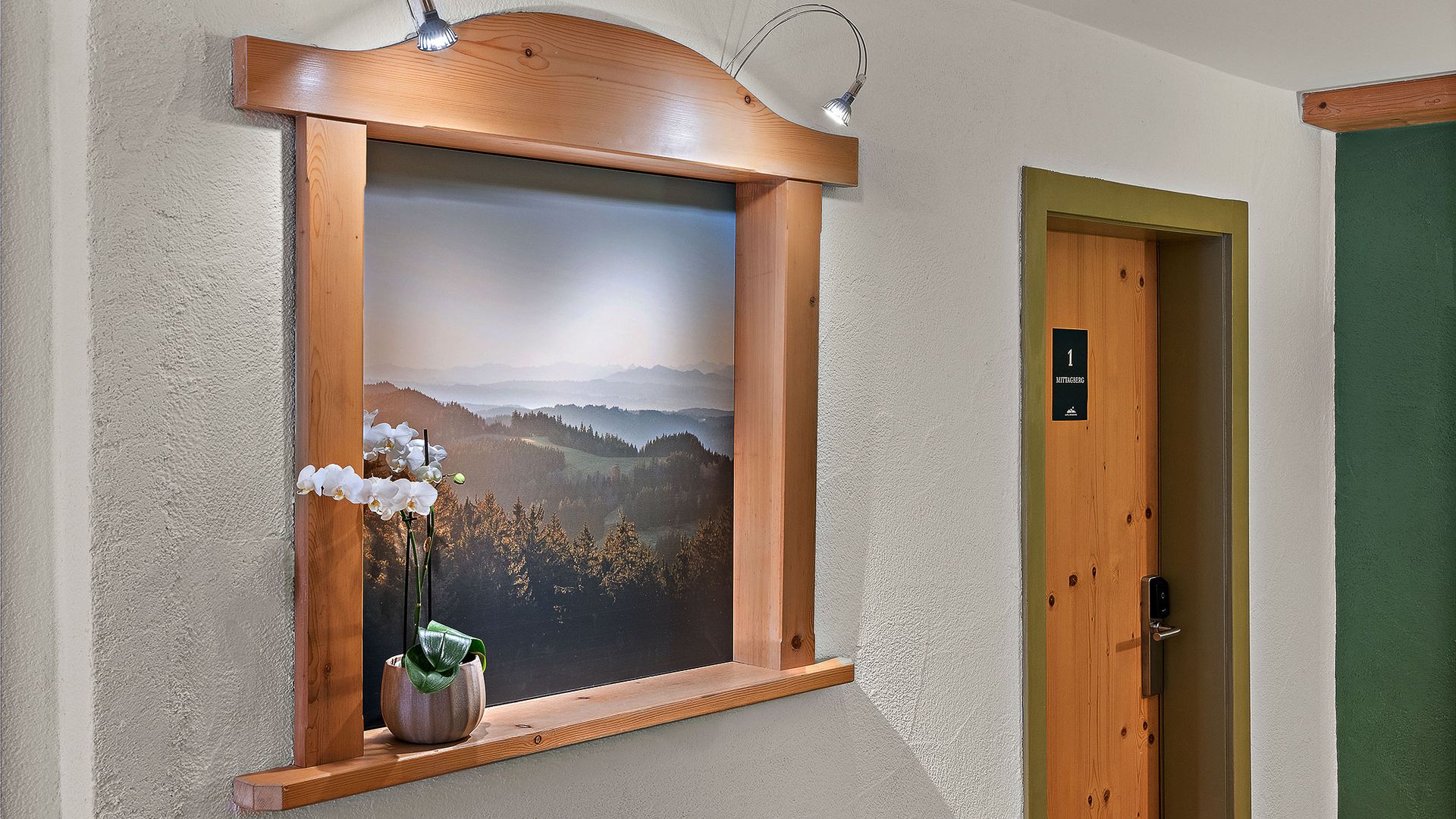 Foyer – Hotel Bergsonne Allgäu Imberg Sonthofen Allgöu Altbau Flur Stilleben | Hotel Bergsonne Allgäu